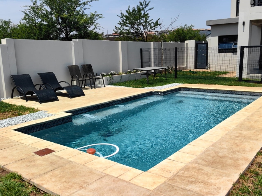 5 Bedroom Property for Sale in La Camargue Private Country Estate North West